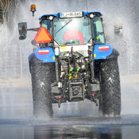 Traktor tecaj varne vožnje AMZS (43 of 44).jpg