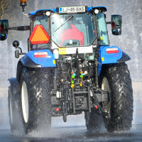 Traktor tecaj varne vožnje AMZS (42 of 44).jpg