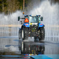 Traktor tecaj varne vožnje AMZS (37 of 44).jpg