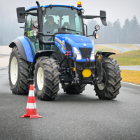 Traktor tecaj varne vožnje AMZS (18 of 44).jpg