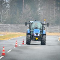 Traktor tecaj varne vožnje AMZS (22 of 44).jpg