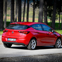 Opel astra 1,2 turbo elegance (6 of 34).jpg