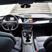 Audi e-tron GT notrajnost AMZS-3.jpg