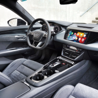 Audi e-tron GT notrajnost AMZS-6.jpg