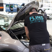 Renault obnova avtomobilov Flins tovarna_.jpg