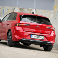 Opel astra 1,2 turbo elegance AT8 - test 2022