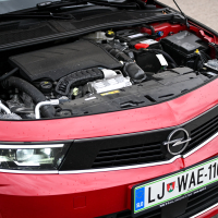 Opel astra 1,2 turbo elegance AT8 - test 2022