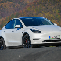 Tesla model Y AWD performance - test 2022
