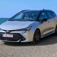Toyota corolla prenovljena - za volanom 2023