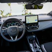 Toyota corolla prenovljena - za volanom 2023