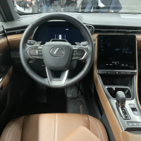 Lexus LBX - za volanom 2023