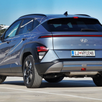 Hyundai kona 1.6 GDi HEV impression - test 2023