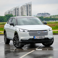 Honda HR-V e:HEV - panorama 2025