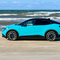 Novi nissan leaf - za volanom 2025