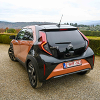Toyota aygo X HEV - za volanom