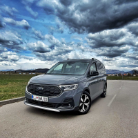 Ford tourneo connect 1.5 PHEV active - panorama 2026