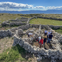 Festival Črna ovca v Baški