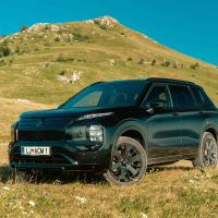 Mitsubishi outlander 2.4 PHEV black edition - panorama 2026