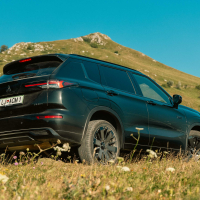 Mitsubishi outlander 2.4 PHEV black edition - panorama 2026