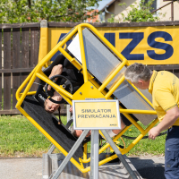 Simulator vožnje in simulator prevračanja