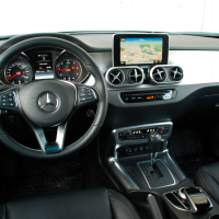 Mercedes-benz X 250 d 4matic in toyota hilux 2.4 D-4D invincible 50 (46 of 58).jpg