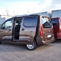 Ford tourneo connect 1.5 ecoblue titanium in opel combo life 1.5 turbo D innovation 96 kW (16 of 37).jpg