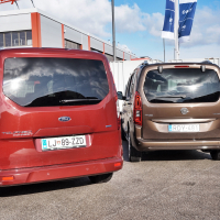 Ford tourneo connect 1.5 ecoblue titanium in opel combo life 1.5 turbo D innovation 96 kW (4 of 37).jpg