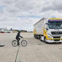AMZS test pripomočkov za zaznavanje kolesarjev v mrtvem kotu za tovorna vozila (7 of 15).jpg