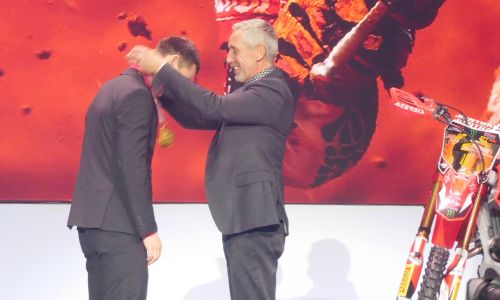 Tim Gajser prejel zlato medaljo za naslov svetovnega prvaka
