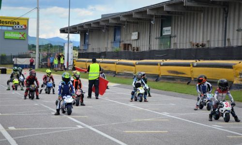 Začetek državnega prvenstva za voznike minimota, minigp-ja in skuterjev