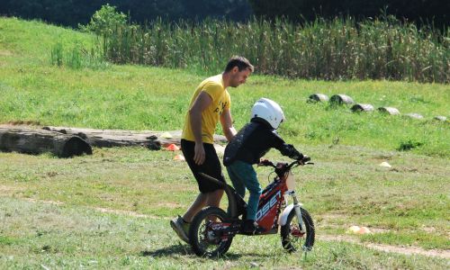 Motošportni dan otrokom popestril počitnice