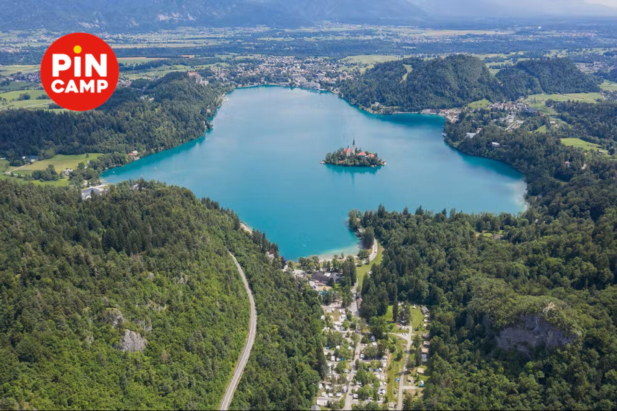 Kamp Bled je edini slovenski kamp uvrščen na lestvico 100 najbolj priljubljenih kampov pri nemških kampistih