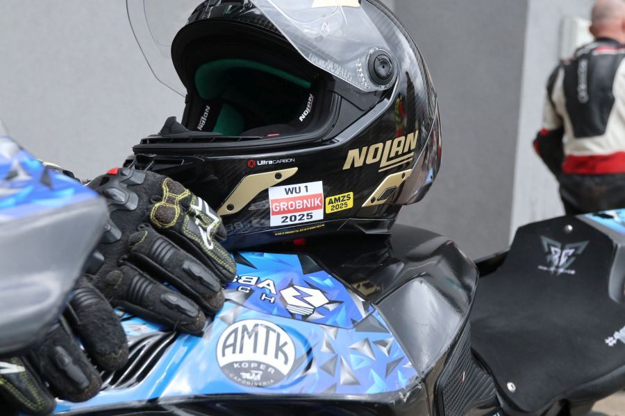 Od 1. januarja bo za licencirane voznike na dirkah pod okriljem FIM in FIM Europe obvezna uporaba čelad s homologacijo.