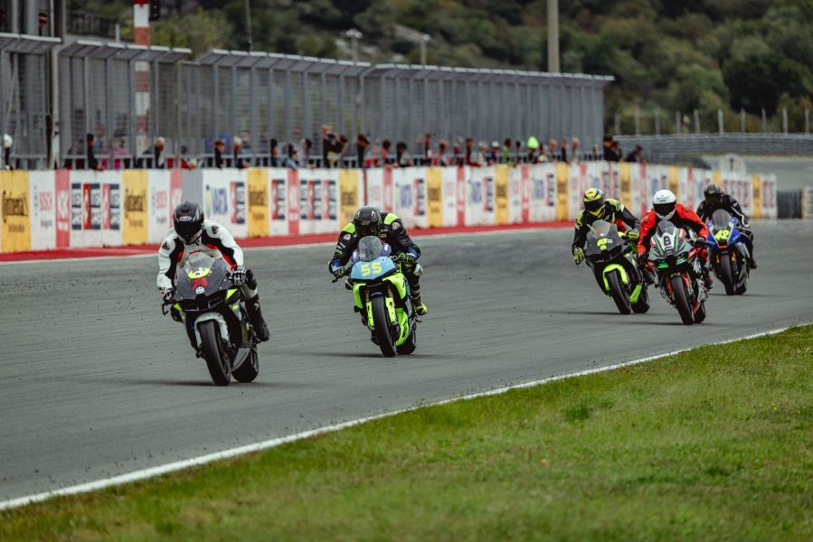 Zadnjo dirko sezone državnega prvenstva so organizatorji 2n'Race z nedelje prestavili na soboto in tako ujeli vreme primerno za dobro dirkanje.