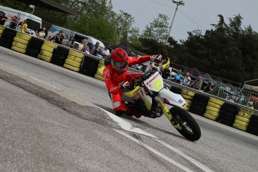 Nejo Habjan (12) bo v letu 2026 branil naslov državnega prvaka v razredu supermoto.