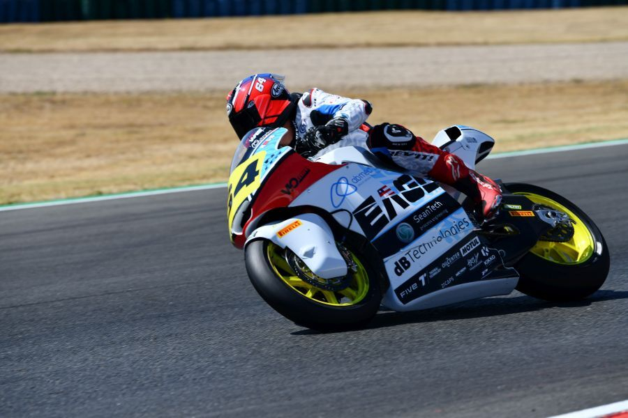 Enej Krševan (64) je v Magny Coursu prišel do novih točk evropskega prvenstva razreda moto 2 v cestno hitrostnem motociklizmu.