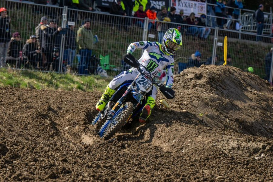 Tim Gajser (243) ni smel štartati v ponovitvi štarta druge vožnje VN Francije.