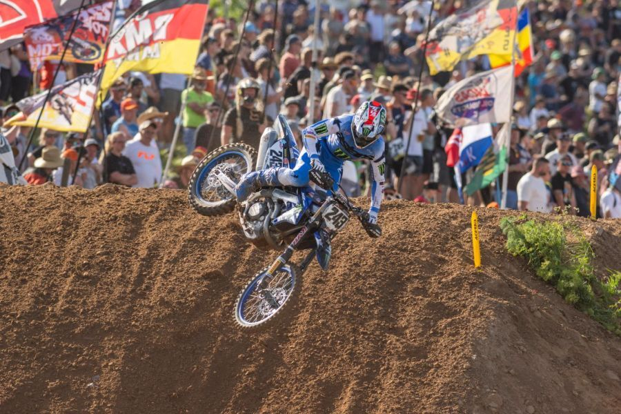 Tim Gajser (243) med dirko v Nemčiji, kjer se mu ni izšlo tako, kot si je želel in zamislil.