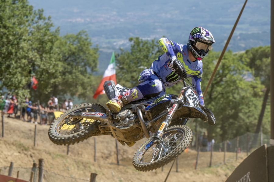 Tim Gajser (243) je na progi Miravalle v Montevarchiju v drugi vožnji z zmago demonstriral izvrstno formo, s katero bo tudi na VN Portugalske želel iztržiti čim več.
