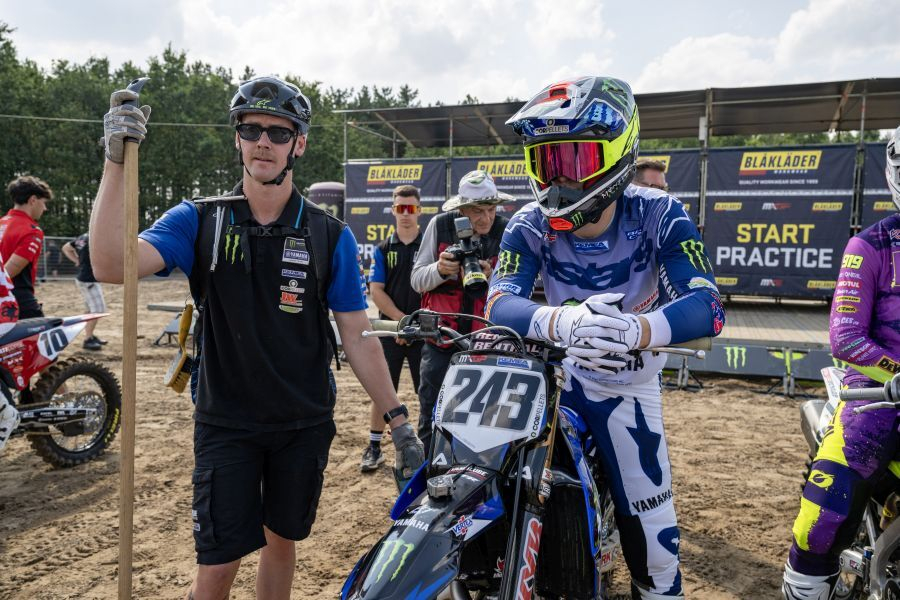 Tim Gajser (243) je veliko časa posvečal tudi treningu štarta, ki zelo stresen in velikokrat lahko nato zelo olajša nadaljevanje vožnje ter lov na visoka končna mesta na dirki.