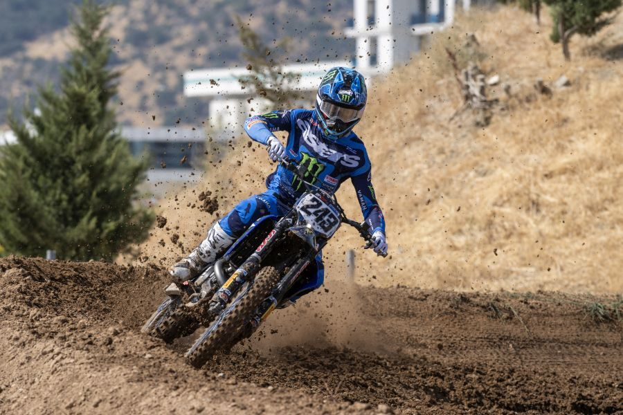 Tim Gajser (243) med eno od voženj na Veliki nagradi Turčije v Afyonkarahisarju.