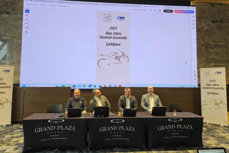 Delovno predsedstvo skupščine Alpe Adria v Ljubljani.