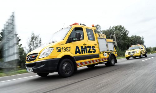 Pomoč na cesti in vleko vozil v AMZS izvajamo 24/7