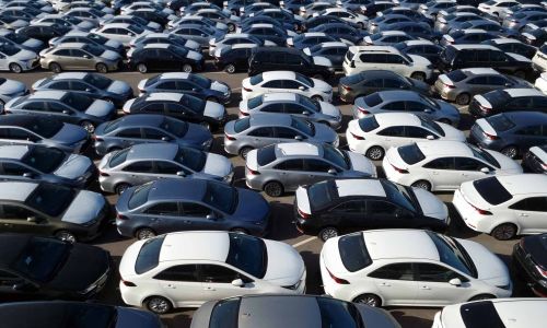Slovenski avtomobilski trg v letu 2022: Najmanjša prodaja v tem stoletju!