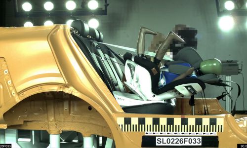 Pozor: nevarni otroški varnostni sedeži