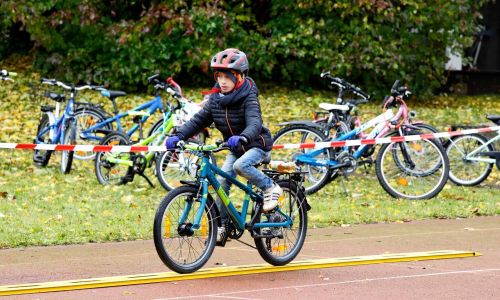 AMZS test 12 otroških koles z 20-palčnimi kolesi