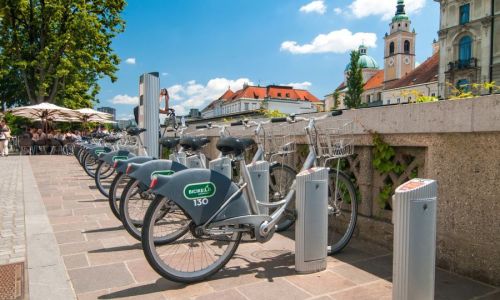 Na pedalih: Mestna bližnjica do trajnostne mobilnosti
