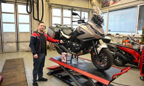 Na motorju: Zimski moto-počitek