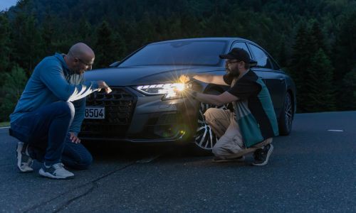 Tehnika: Projekcijska osvetlitev nočne vožnje v prenovljene audiju A8