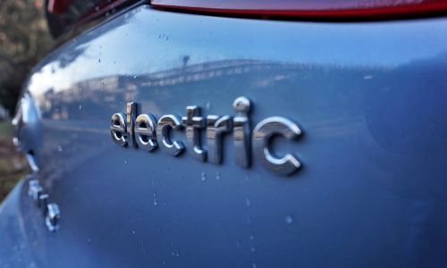 Manj subvencij za več električnih avtomobilov?